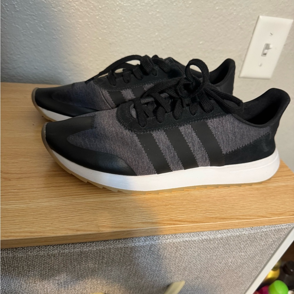 CQ1970 Adidas Flashback Runner Women's Size 9 Sneakers